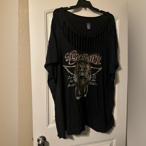 Torrid Aerosmith Black Slashed Classic Tee - Picture 4 of 8